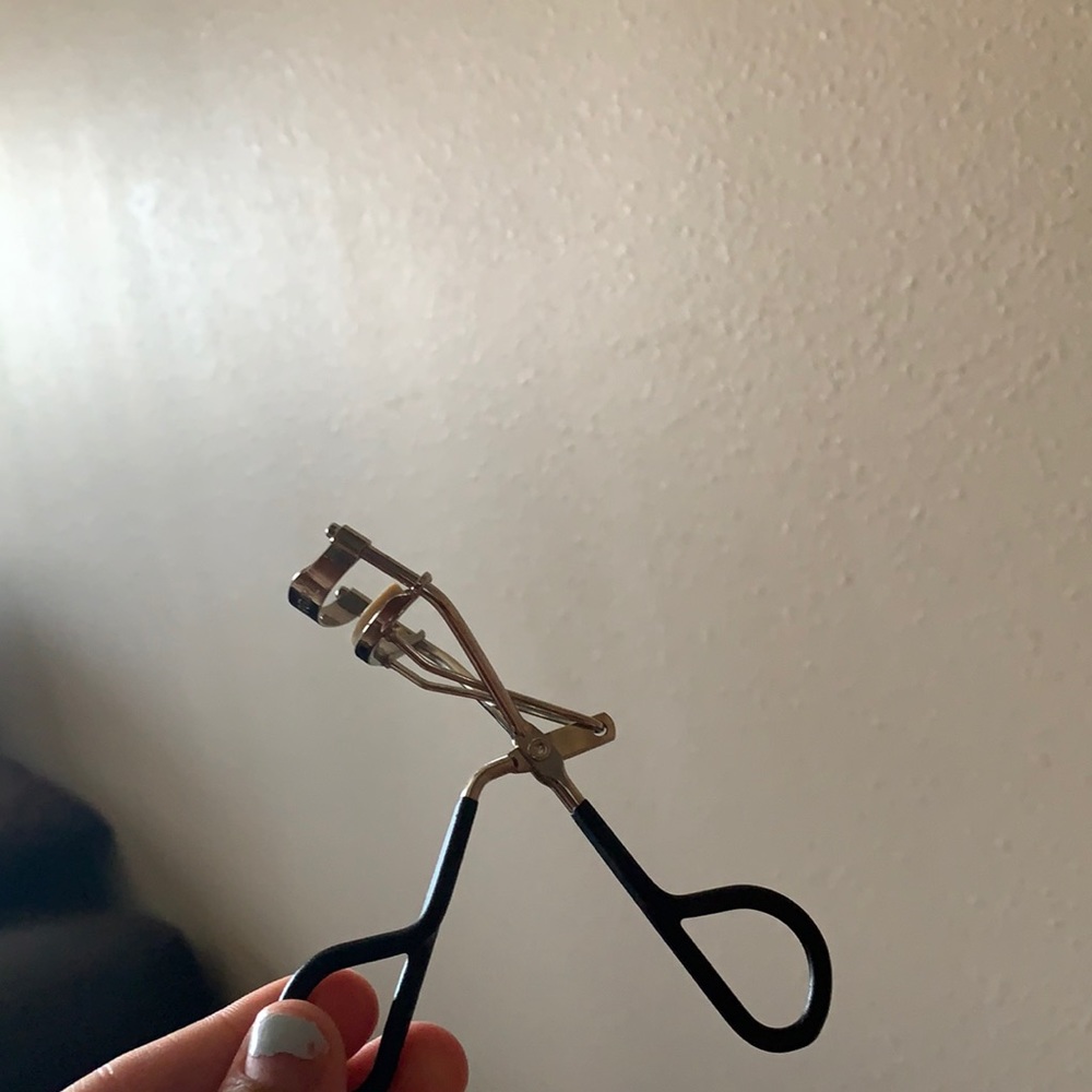 Cover girl eyelash curler